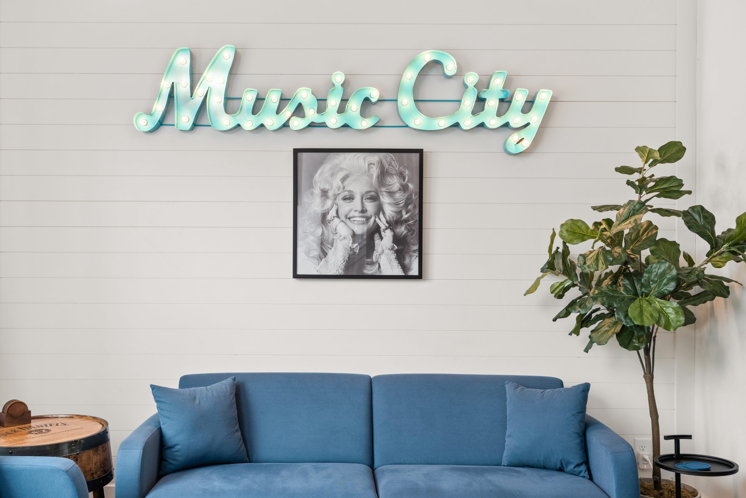 1050_E_Trinity_Ln_4_int_27